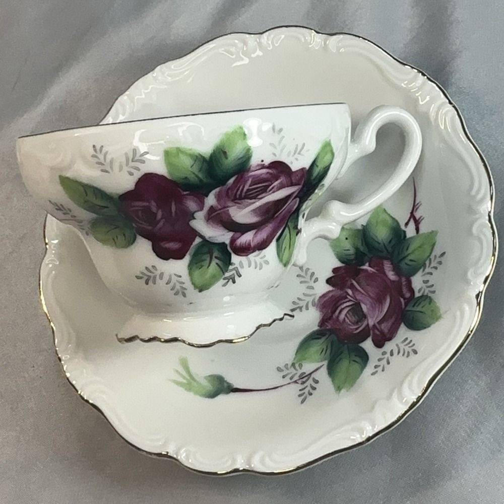 Vtg Cabbage Rose Teacup Saucer Purple‎ Japan Pedestal Cottagecore Shabby chic